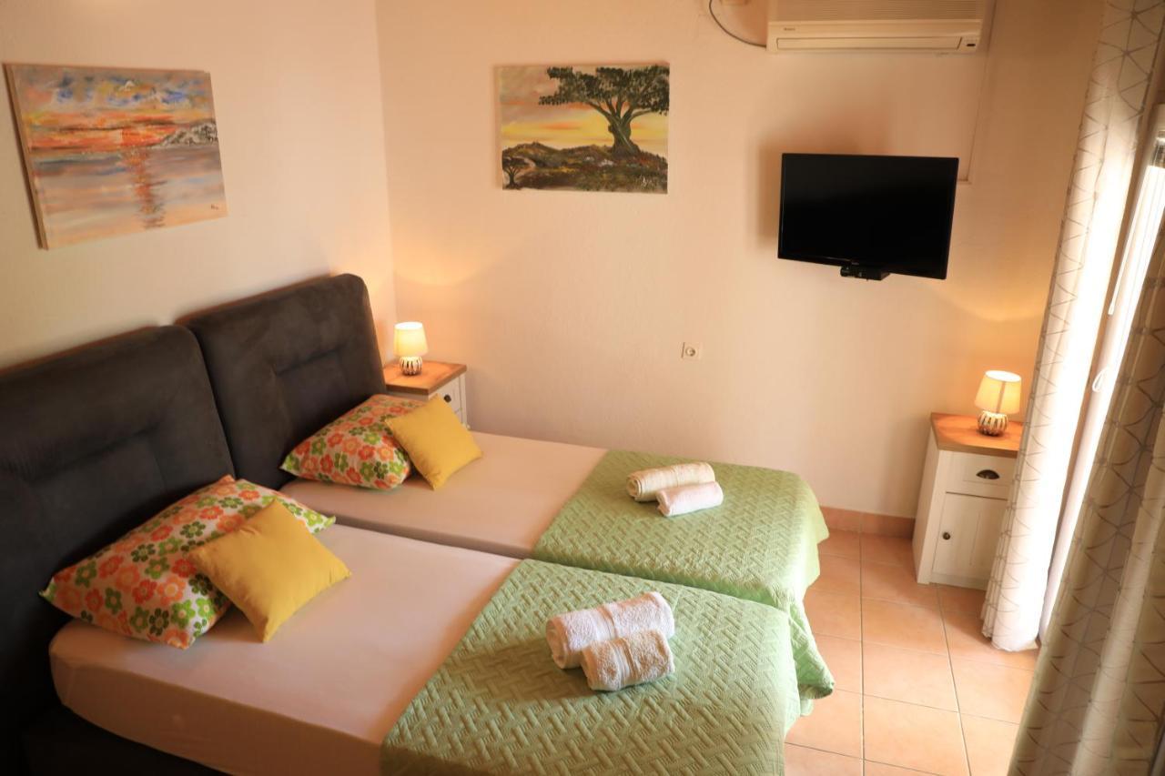 Apartmani Sarlija Pakoštane Exterior foto