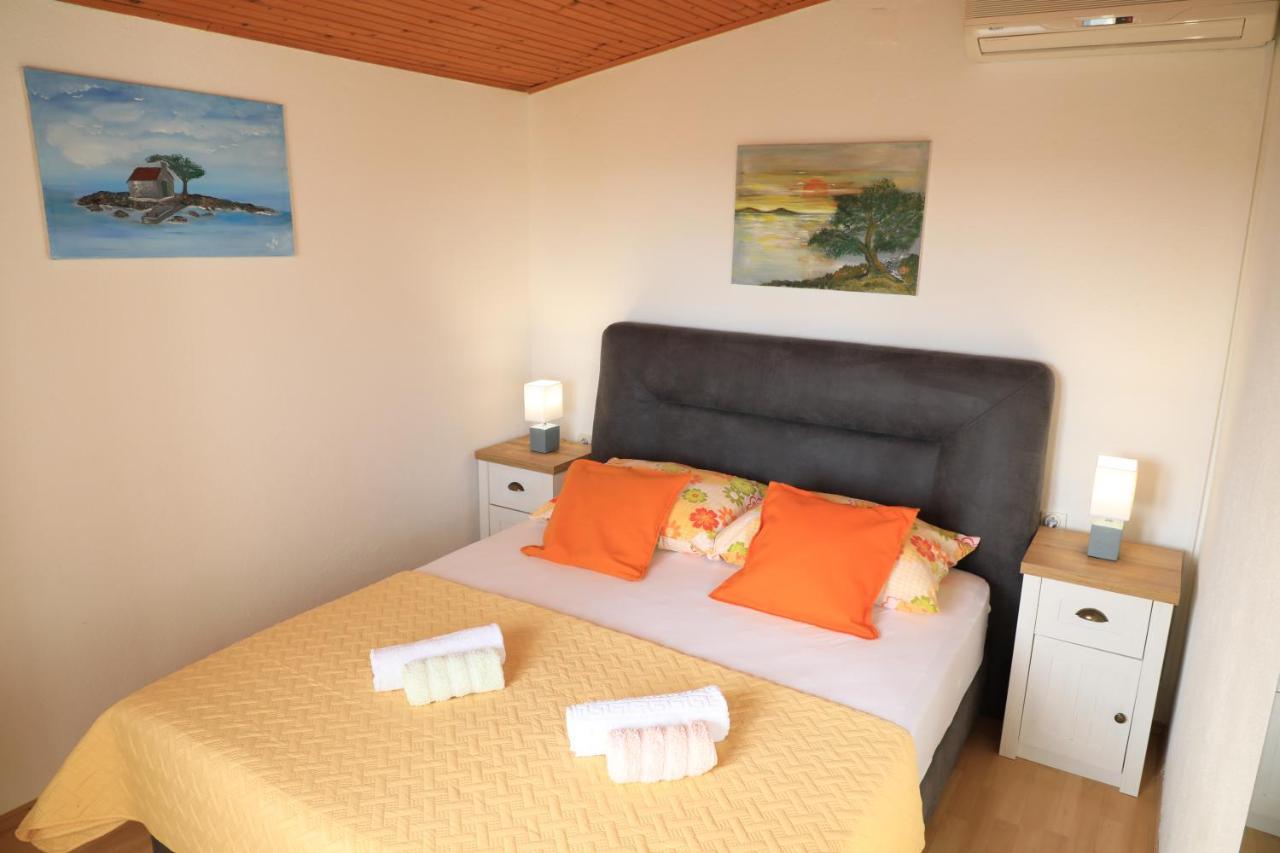 Apartmani Sarlija Pakoštane Exterior foto